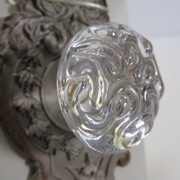 Victorian style Metal Wall Hook with glass & enamel knob - Picture 5 of 13